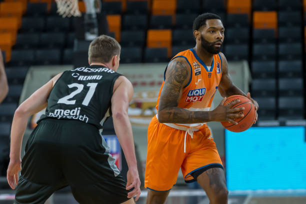 预计将吸引 预计将吸引